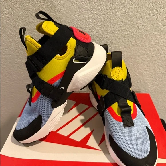 Nike Yellow and Blue Athletic Shoes - Picture 2 of 5